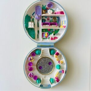 Vintage 1989 Blue Bird Polly Pocket Pollys Ice Skating Day Skating Party Compact